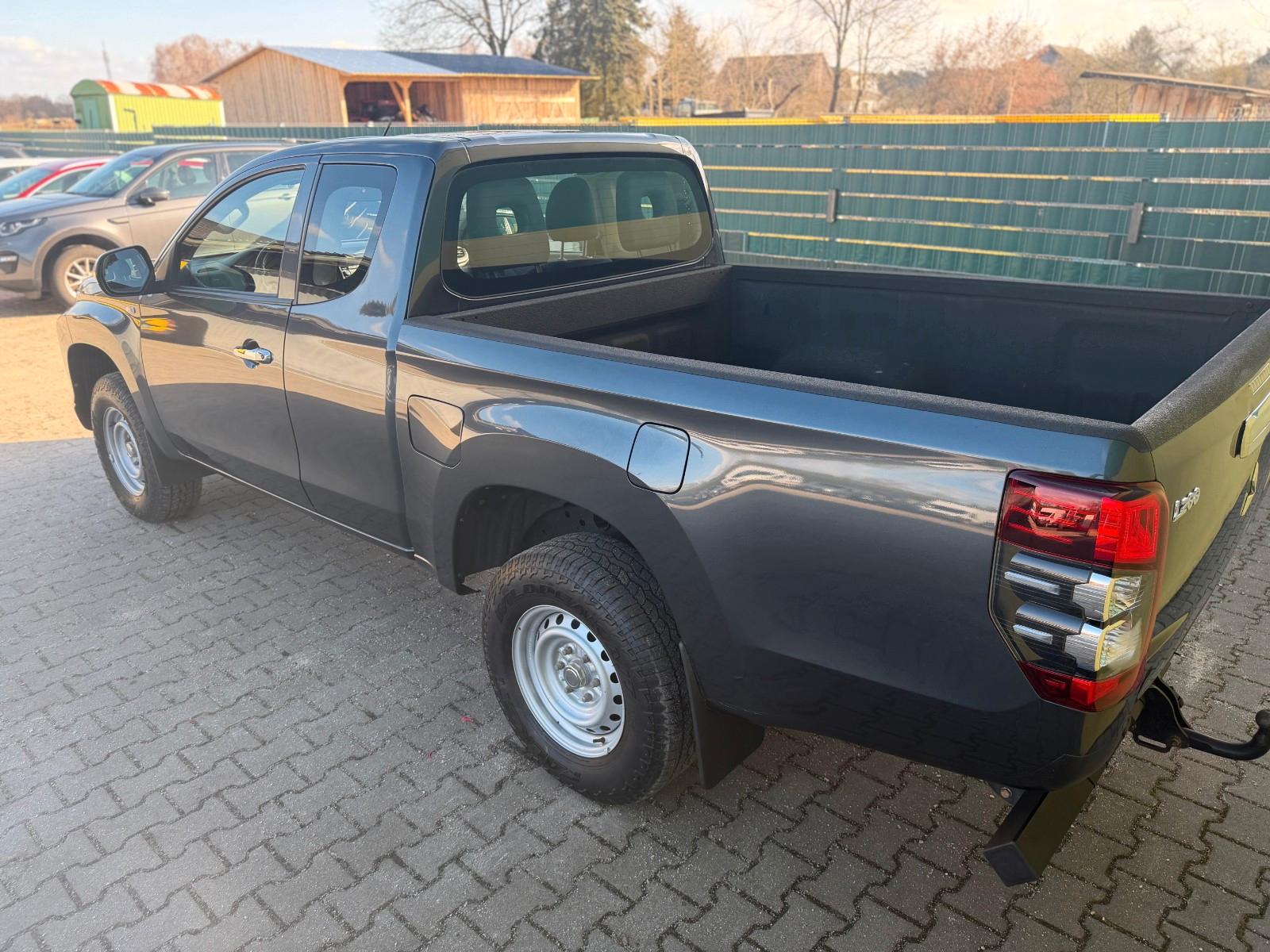 Mitsubishi L200 Basis Club Cab 4WD Klima