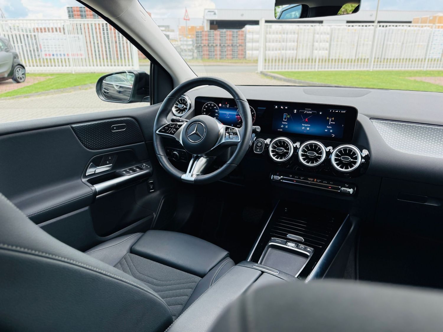 Fahrzeugabbildung Mercedes-Benz B 180 PROGR. PLUS, Autom, LED, AHK, PTS, RFK, Ke