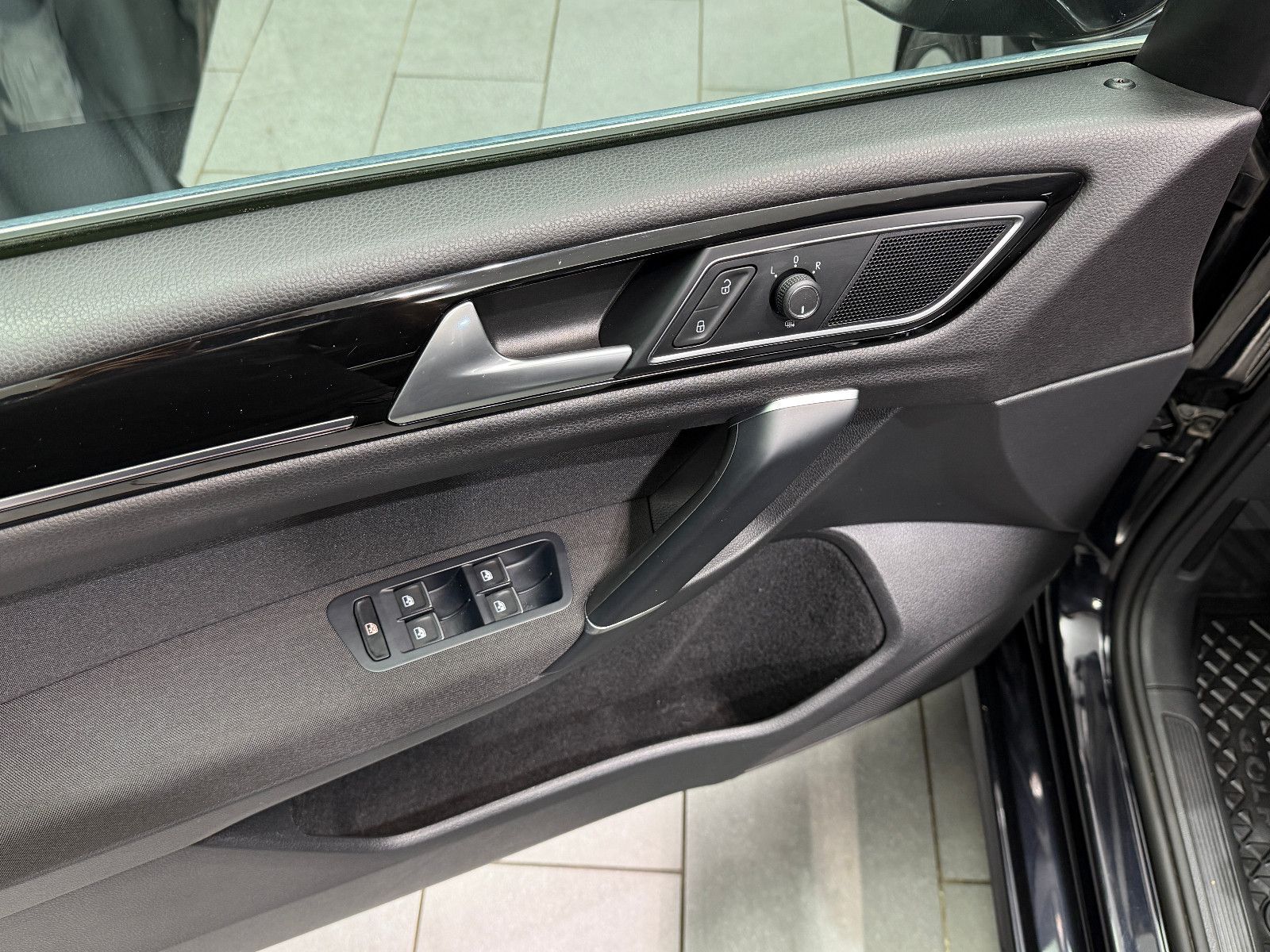 Fahrzeugabbildung Volkswagen Golf Sportsvan VII Highline |AUTOMATIK|PDC|DSG