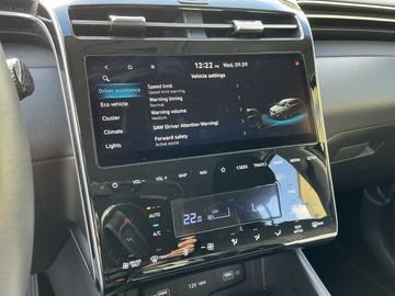 Hyundai TUCSON - 11
