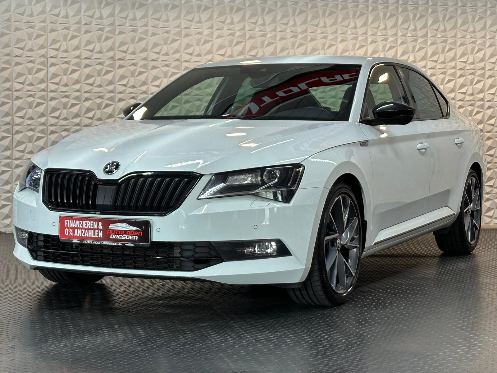 SKODA Superb 2.0TDI SPORTLINE BLACK ACC#CAM#NAVI#SHZ - Image 4