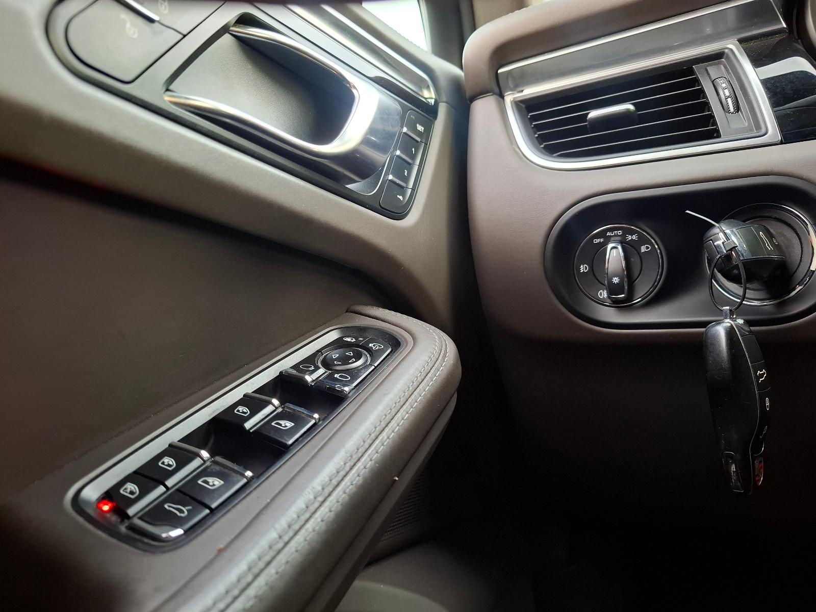 Porsche Macan S 3.0 V6 258ch - 1 ère main - Toit ouvrant - Camera - Carnet entretien - Hayon éléctrique - Led
