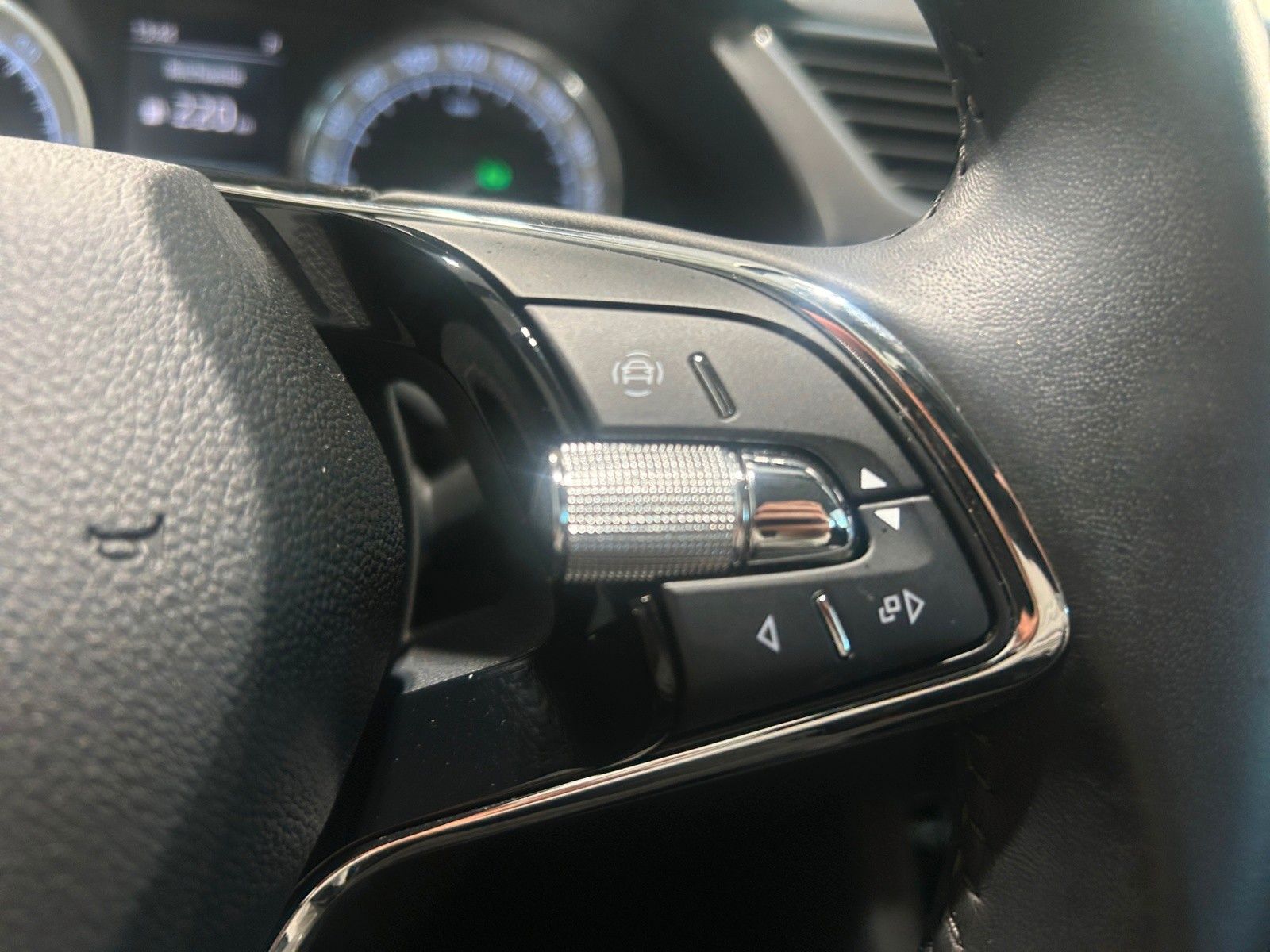 Skoda Superb Lim. Ambition 4x4 DSG ACC SHZ NAV KESSY foto 17