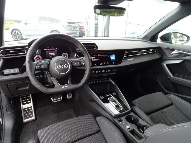 A3 Sportback 35 TFSI S Line / advanced / Matrix