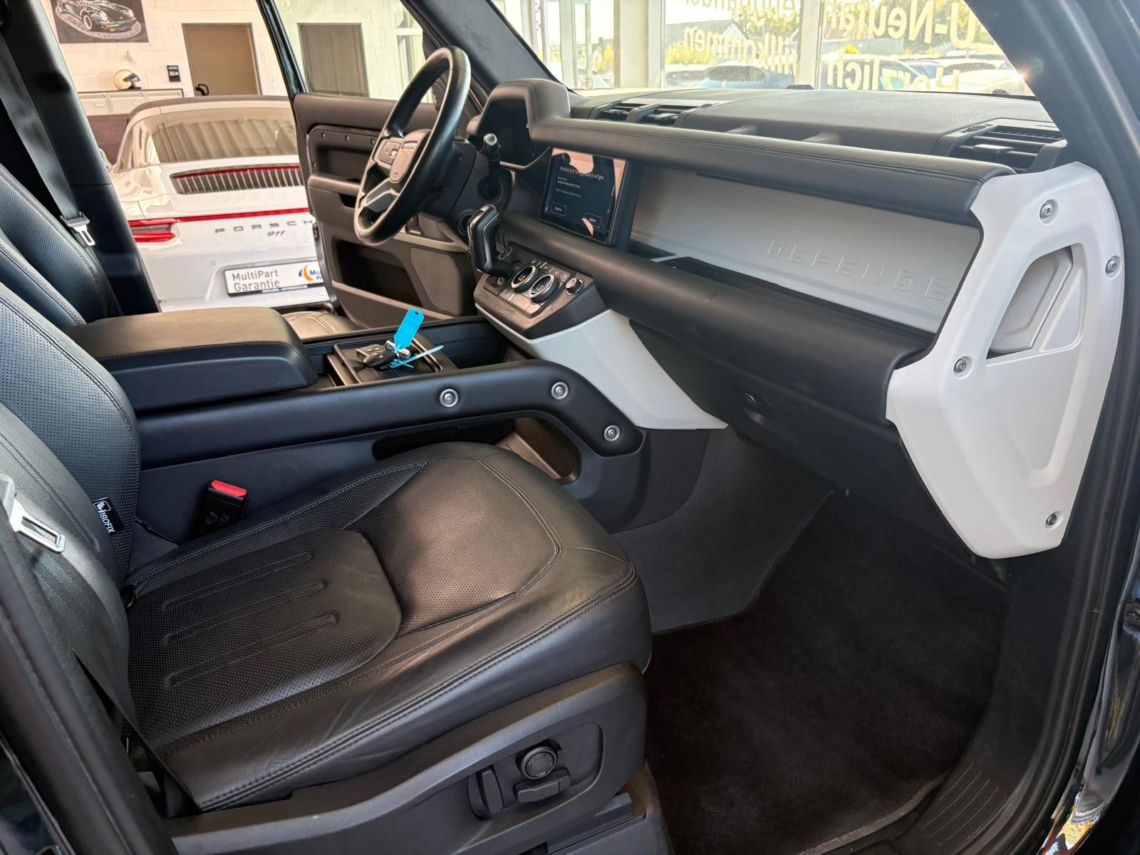 Fahrzeugabbildung Land Rover Defender 110 SE