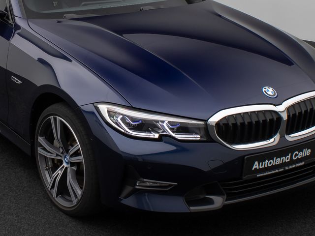 Foto Nummer 19: BMW 330e