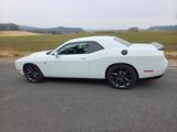 Dodge  Challenger 5.7 HEMI Top Zustand BJ. 08.2019 - Dodge: 2.0