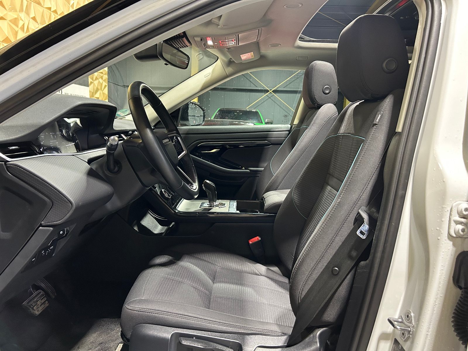 Fahrzeugabbildung Land Rover Range Rover Evoque Basis/PANO/APPLE/KAMERA/TEMPO