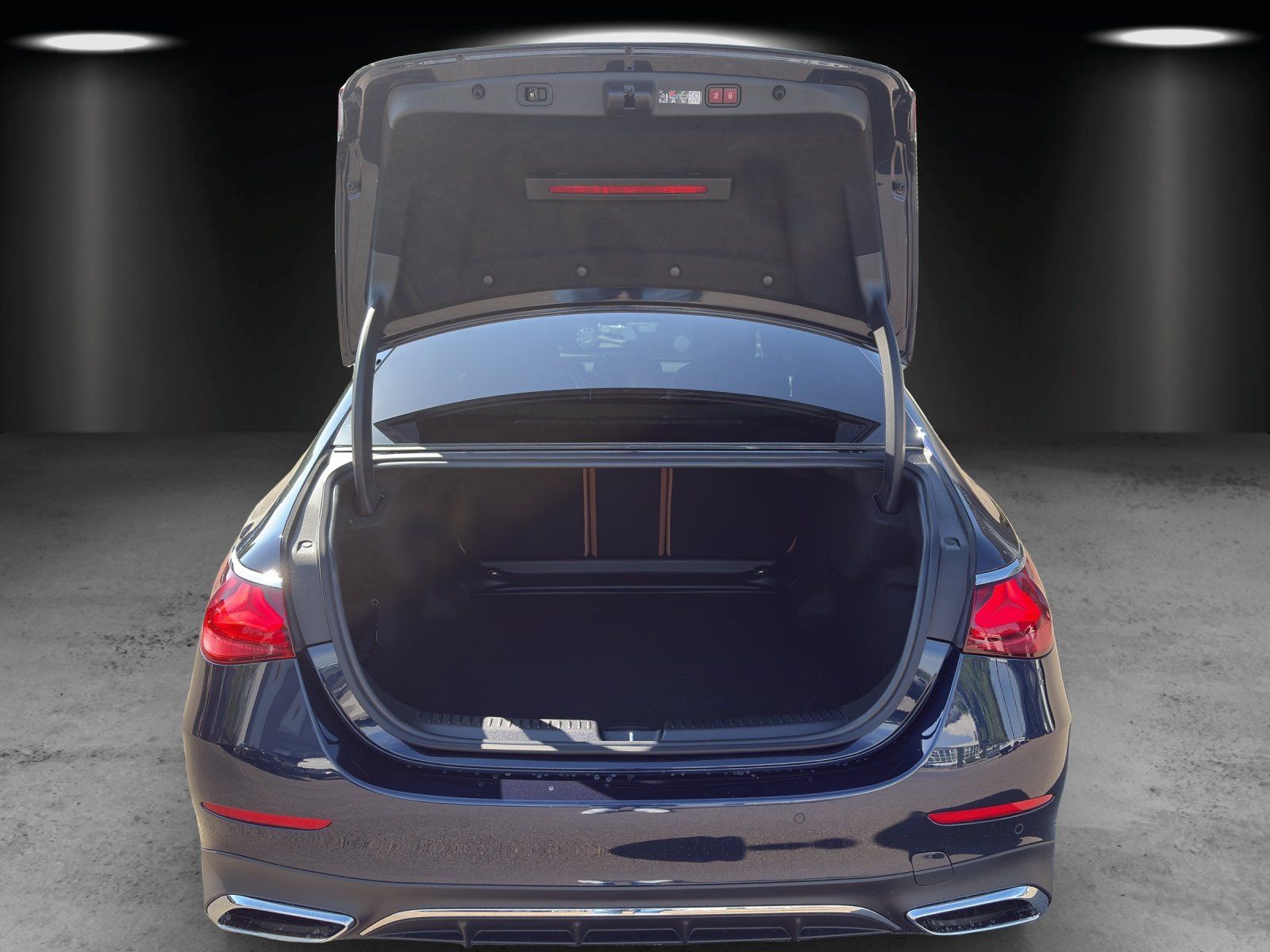 Fahrzeugabbildung Mercedes-Benz E 450 d 4M AMG Distro AIRMATIC Burme4D HUD 360°