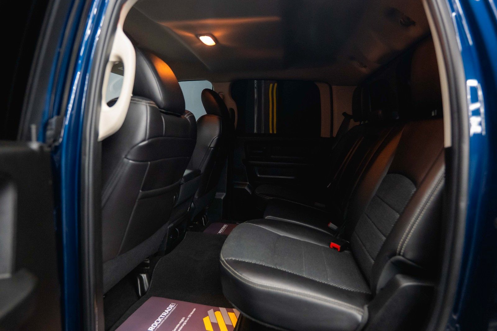 Fahrzeugabbildung Dodge RAM 5.7 V8 HEMI 4x4 OFFROAD Night-Paket *LED*AHK