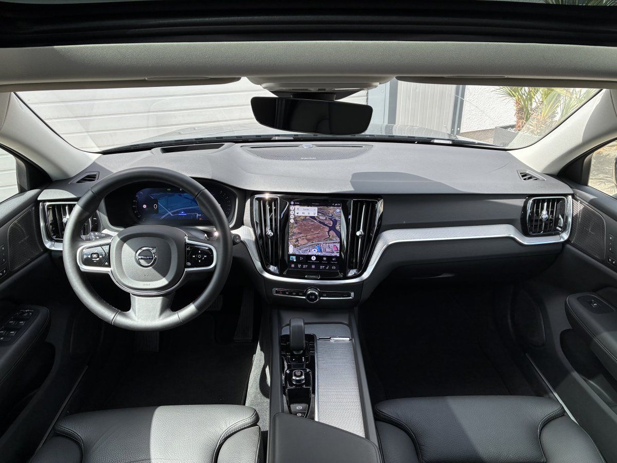 Volvo V60 B4 Plus Dark PANO HUD MEMORY foto 6