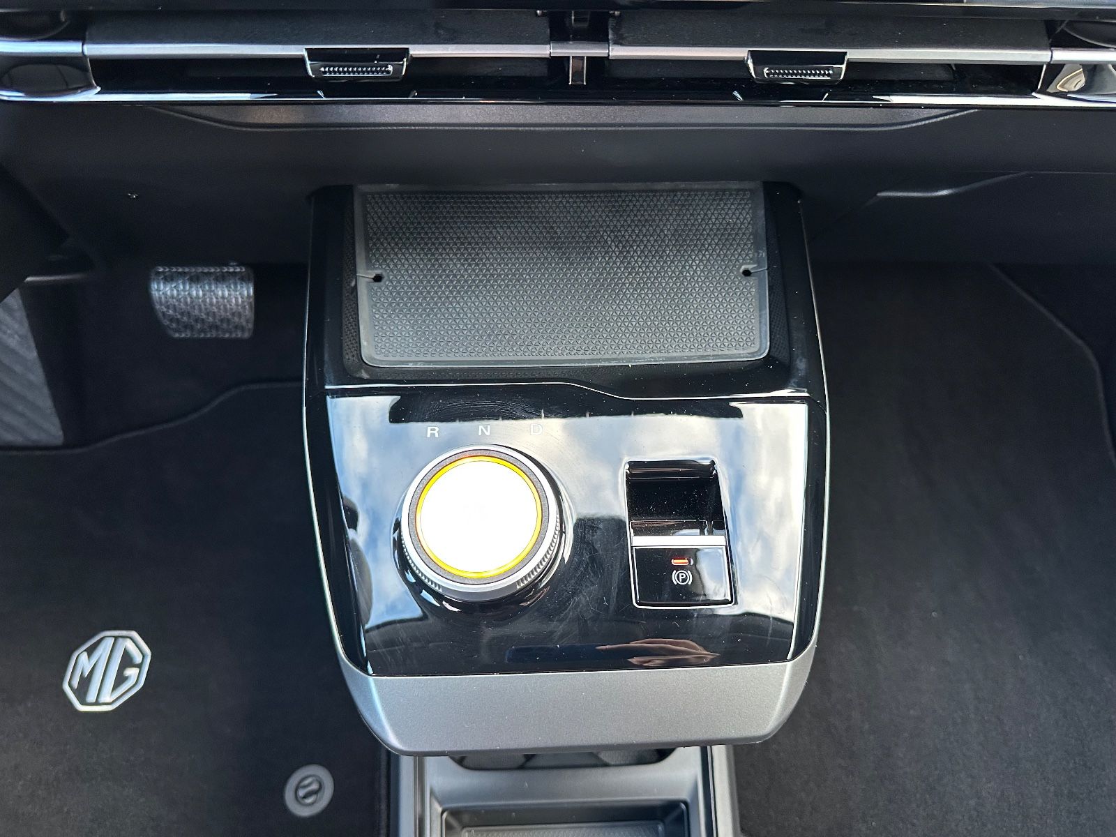 Fahrzeugabbildung MG MG4 Standard 51 kWh Navi/ACC/LED/PDC/CarPlay