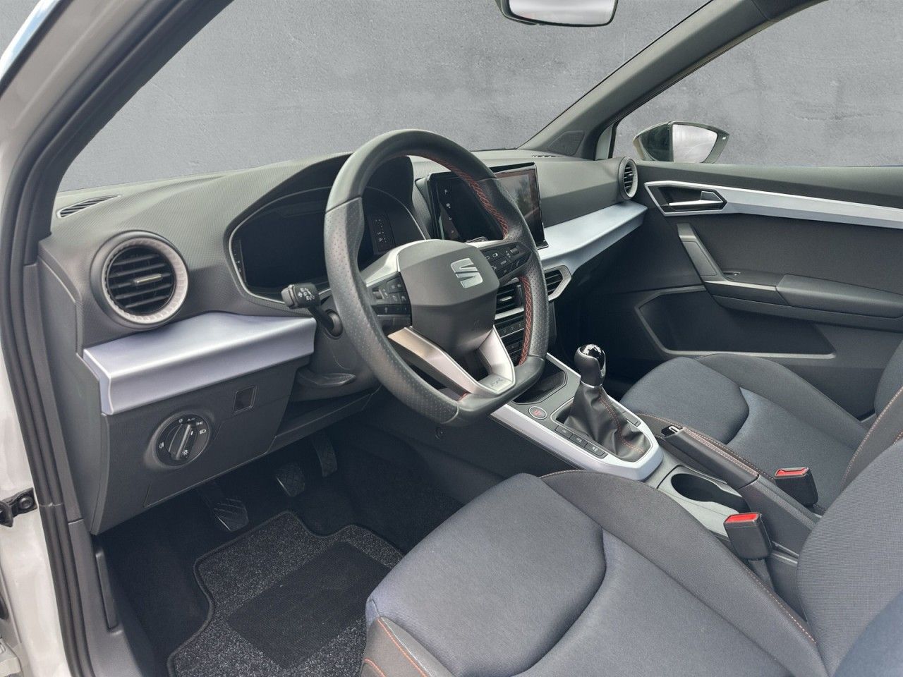 Fahrzeugabbildung SEAT Arona FR 1.0TSI 110PS 6-Gang*Navi*Cam* - mit KI generiert/bearbeitet