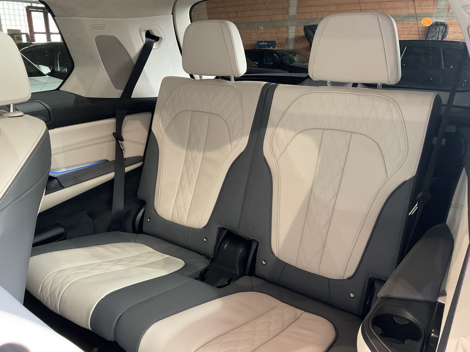 Fahrzeugabbildung BMW X7 M60i Panorama Glasdach Sky-Lounge | Sitzbelüf