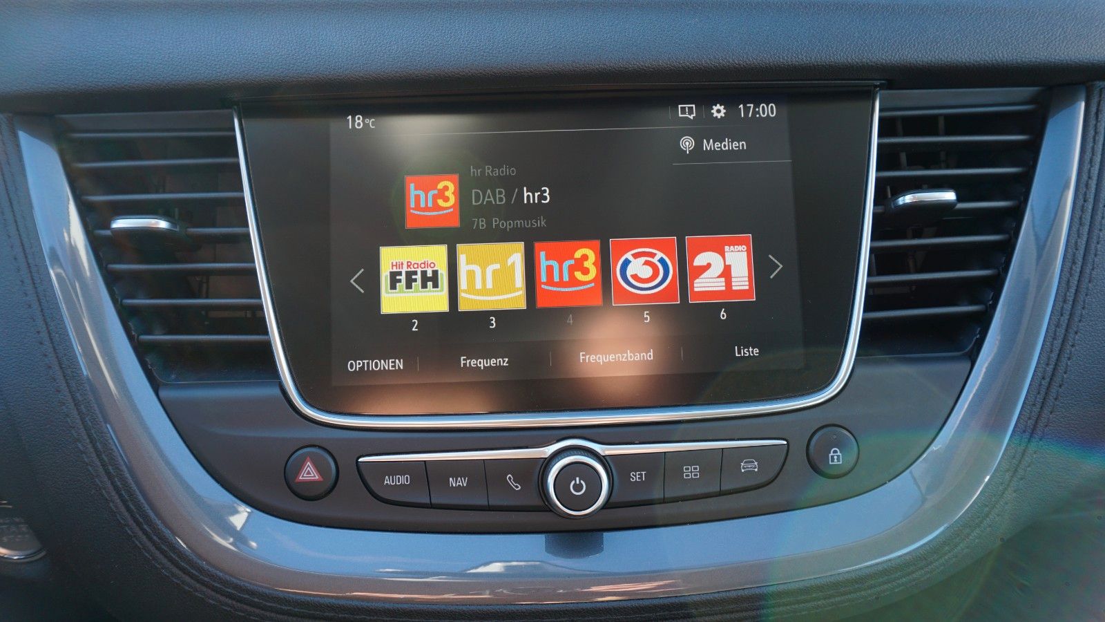 Fahrzeugabbildung Opel Grandland X T.Leder,Navi,Kamera,Bi-LED,SR+WR,AHK