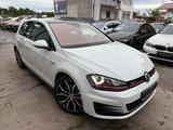 Volkswagen Golf VII Lim. GTI Performance BMT/Panorama/Aut. - Volkswagen Gebrauchtwagen in Rosenheim