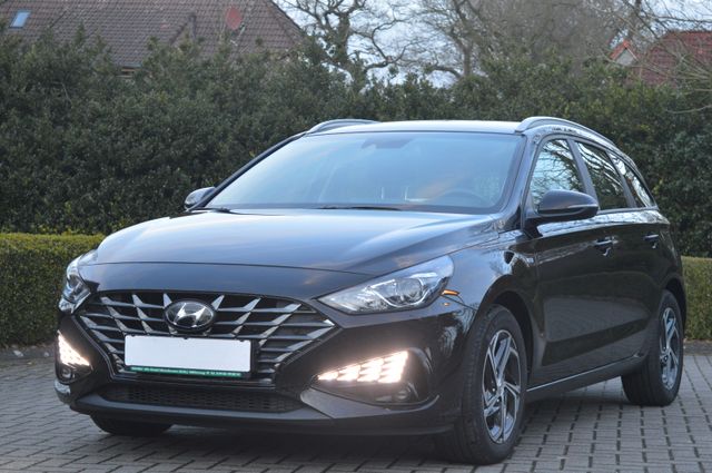 Hyundai i30 cw  Mild-Hybrid Automatik Navi Kamera