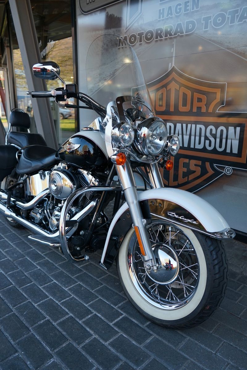 Fahrzeugabbildung Harley-Davidson Softail Deluxe 88CUI - Twin Cam - Neuwertig