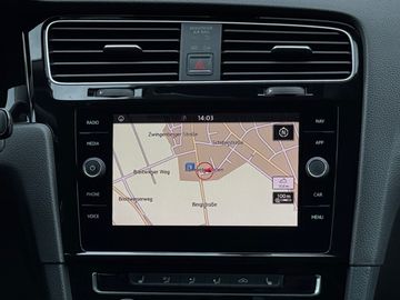 Volkswagen Golf Sound 1,0l TSI 110 PS 6-Gang