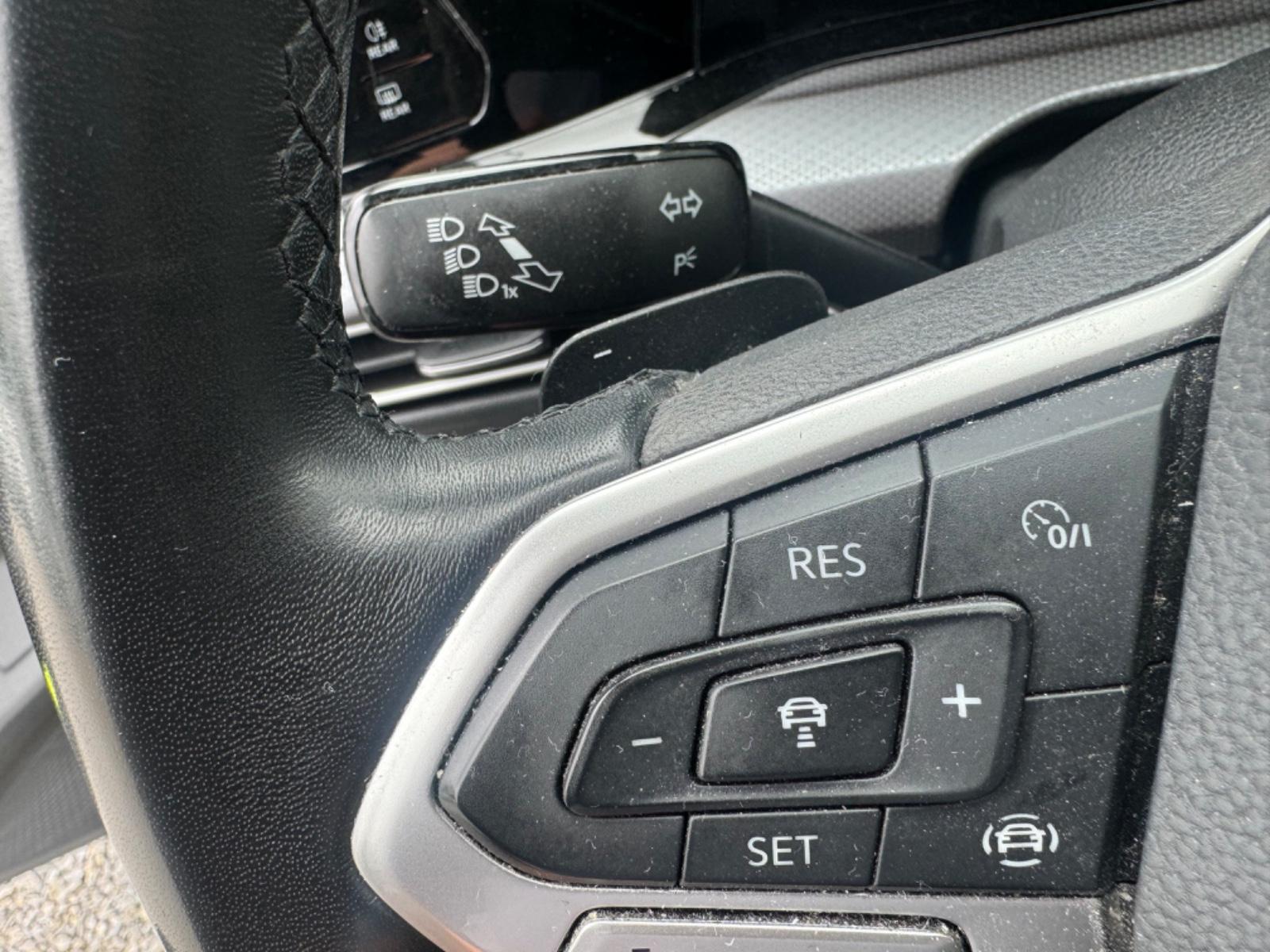 Volkswagen Golf VIII 1.0 eTSI Active NAVI*KLIMATRONIK*MTL* — 18