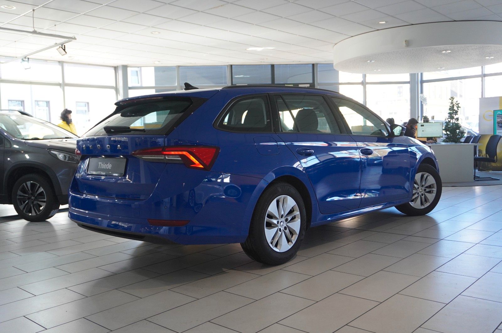 Fahrzeugabbildung SKODA Octavia Combi 2.0 TDI AMBITION DSG NAVI/LED/DAB+