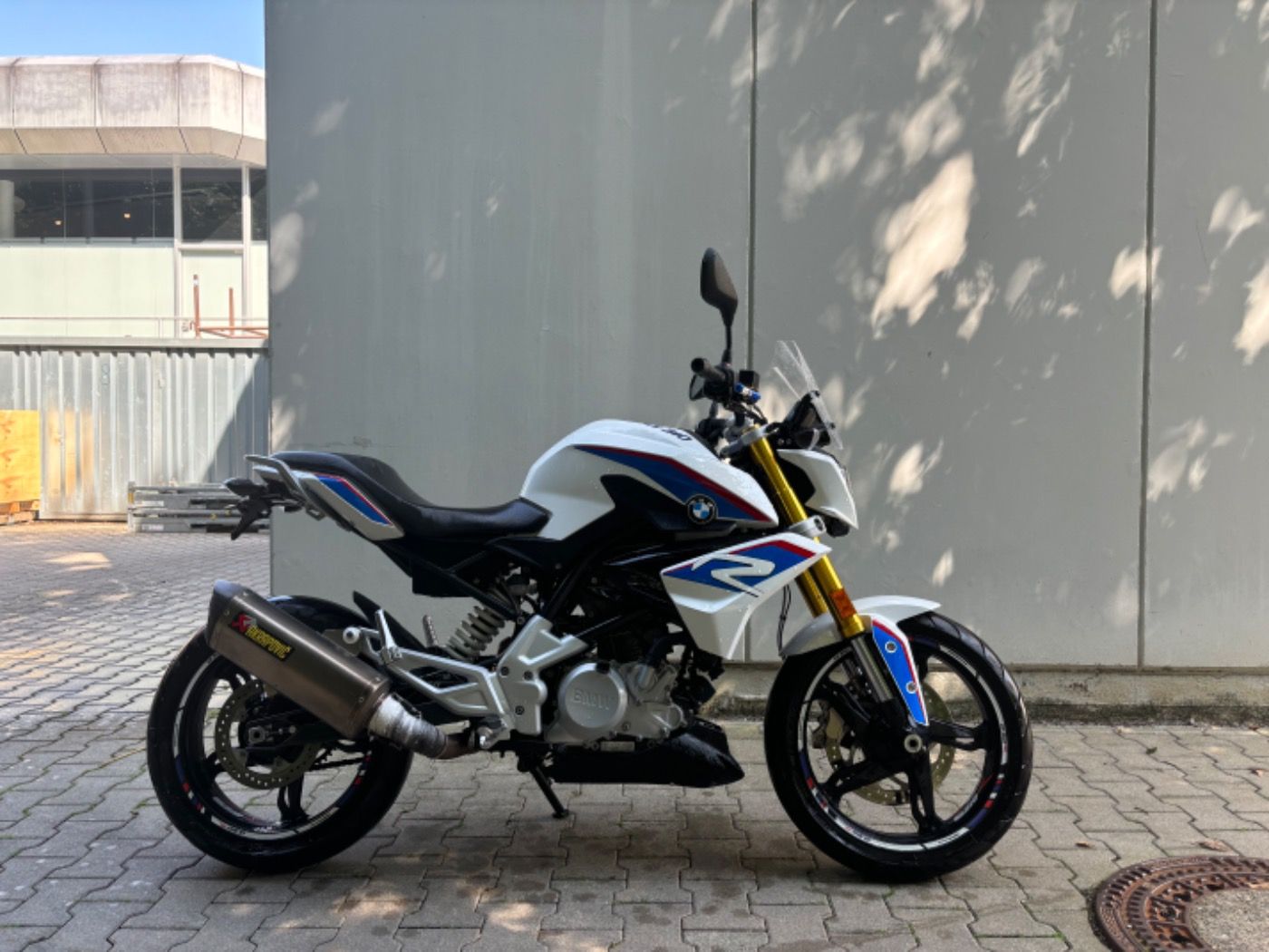 Fahrzeugabbildung BMW G 310 R, Akrapovic, viel Zubehör