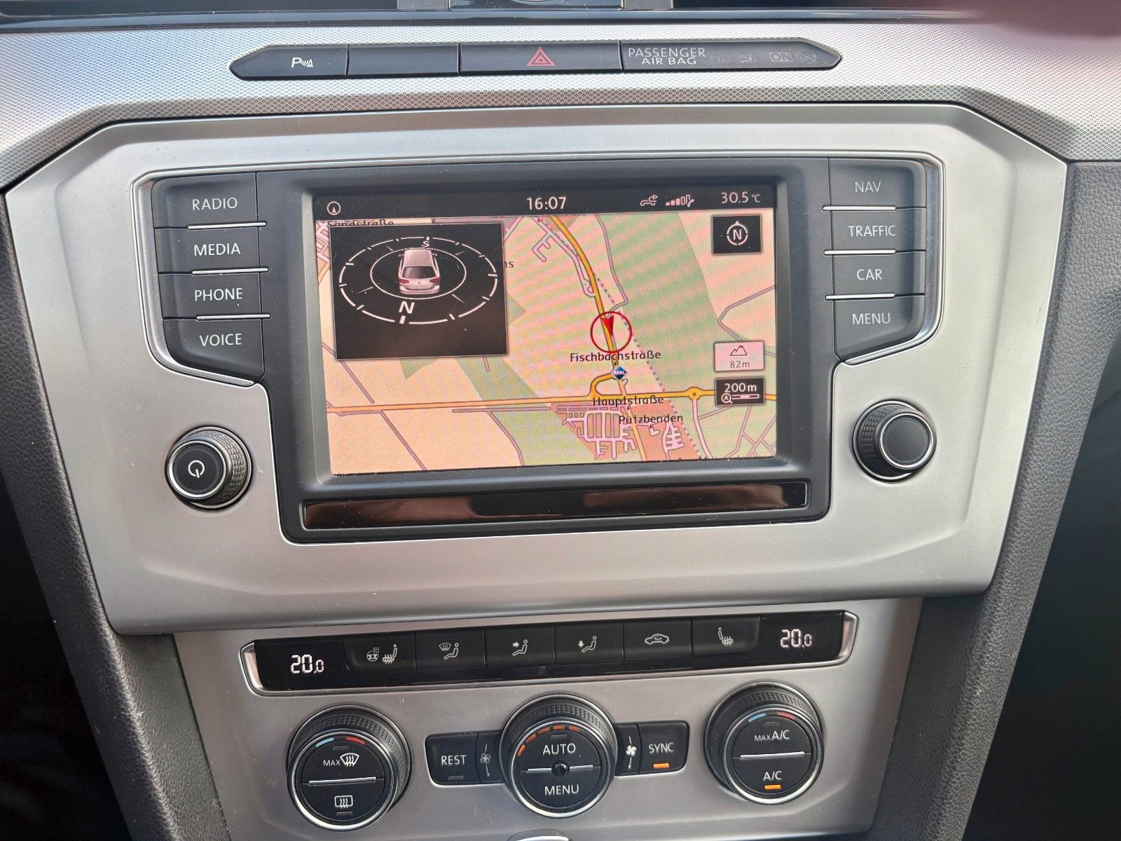 Fahrzeugabbildung Volkswagen Passat Variant 2.0 TDI DSG Navi ACC SPORTSITZE