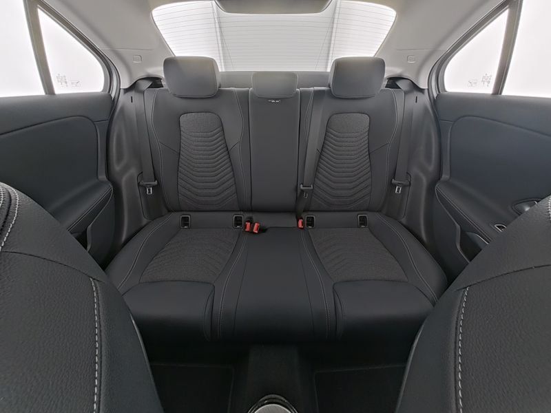 Fahrzeugabbildung Mercedes-Benz A 200 Progressive Adv.*Kamera*LED*MBUX*CarPlay*