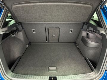 Fahrzeugverkauf 29 Skoda Karoq Sportline 1.5 AHK*Pano*19 Zoll*Matrix