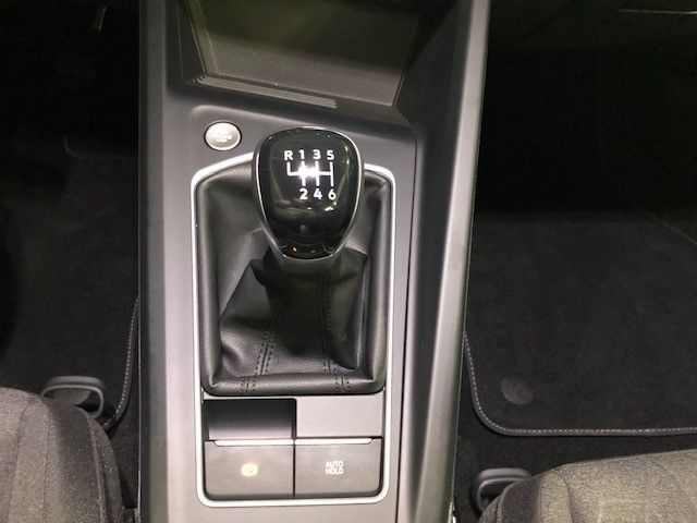 Fahrzeugabbildung Volkswagen Golf Life 1.5 TSI Digitales Cockpit LED Sperrdif