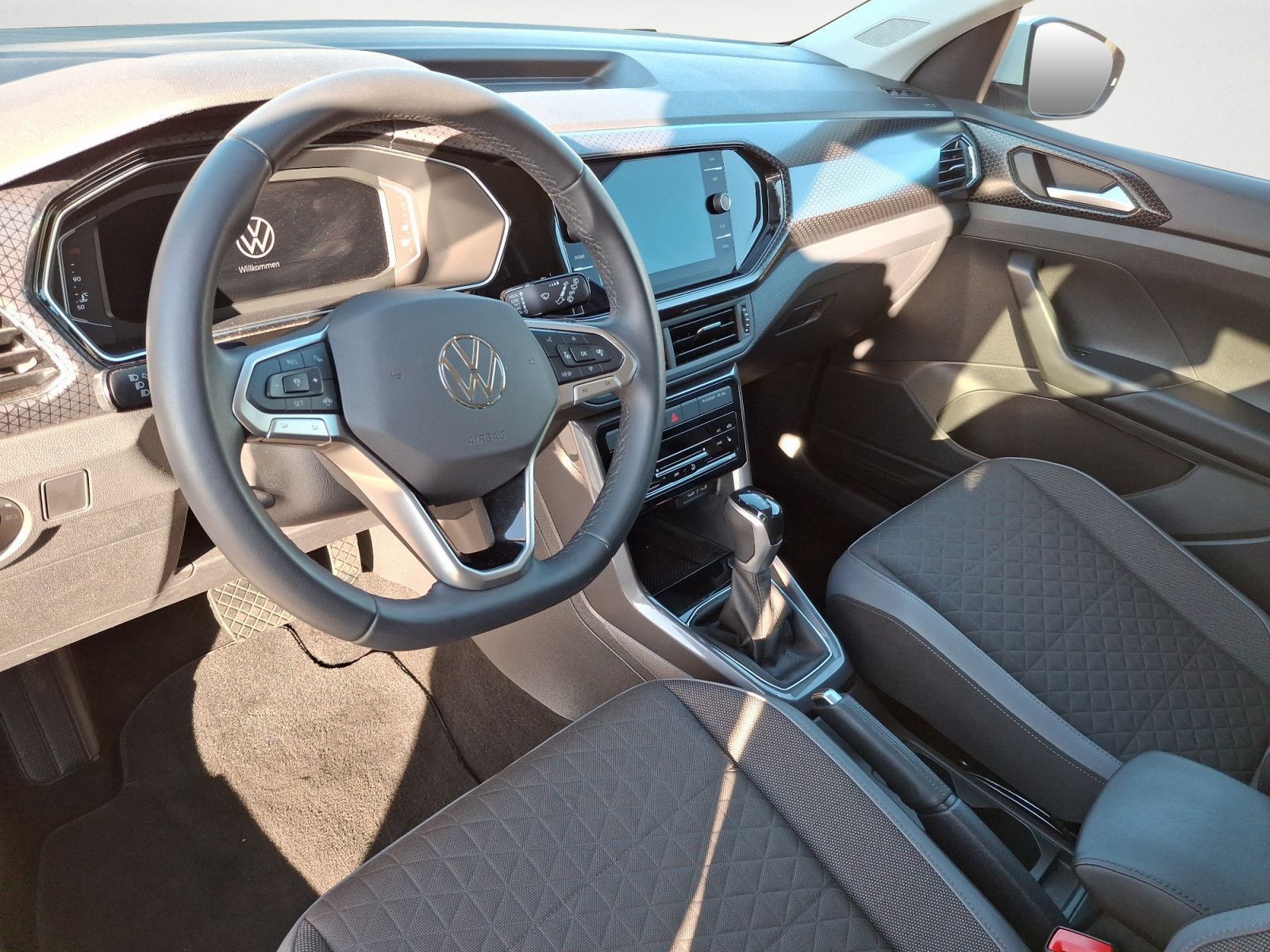 Volkswagen T-Cross - Bild 11