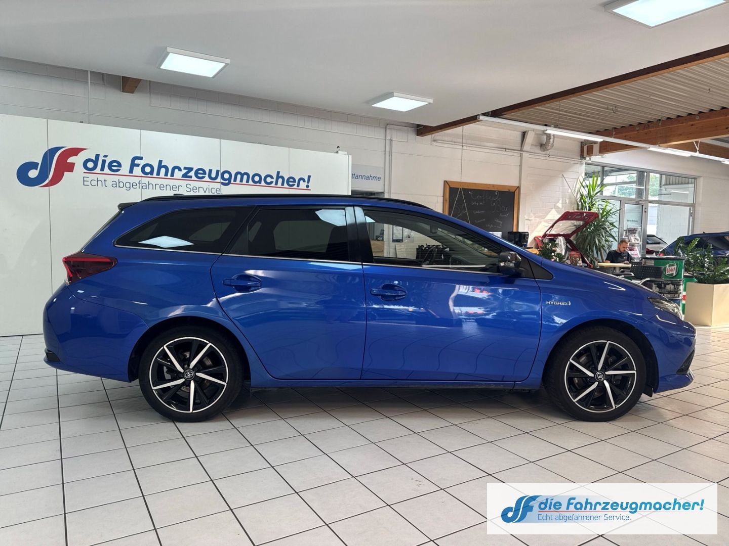 Fahrzeugabbildung Toyota Auris Touring Sports Hybrid 1.8  Klimaautom Spur