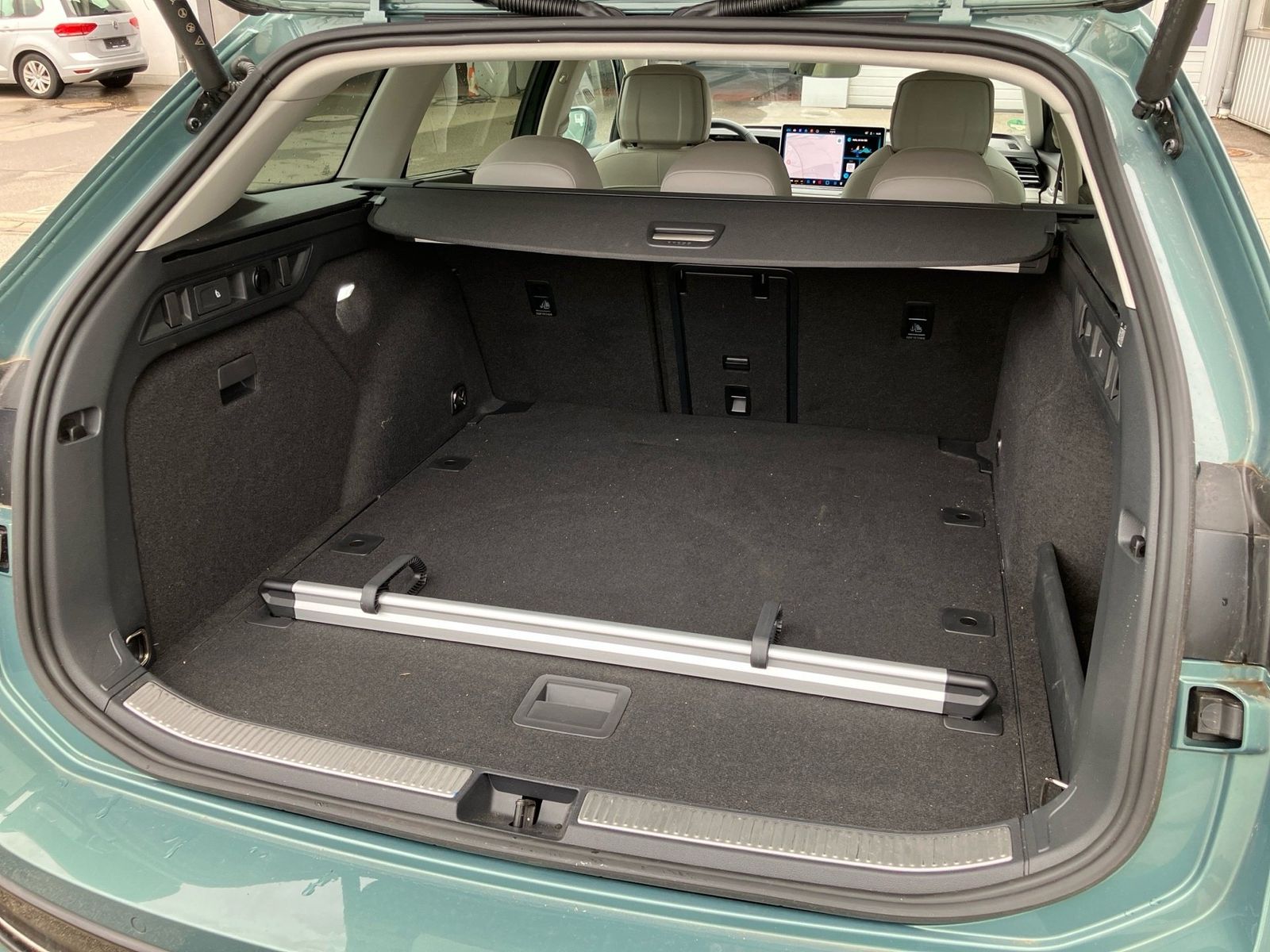 Volkswagen Passat Variant - Bild 8