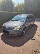 Toyota Avensis Combi Edition 2.0-l-VVT-i Edition - Toyota Avensis aus 2006: Kombi