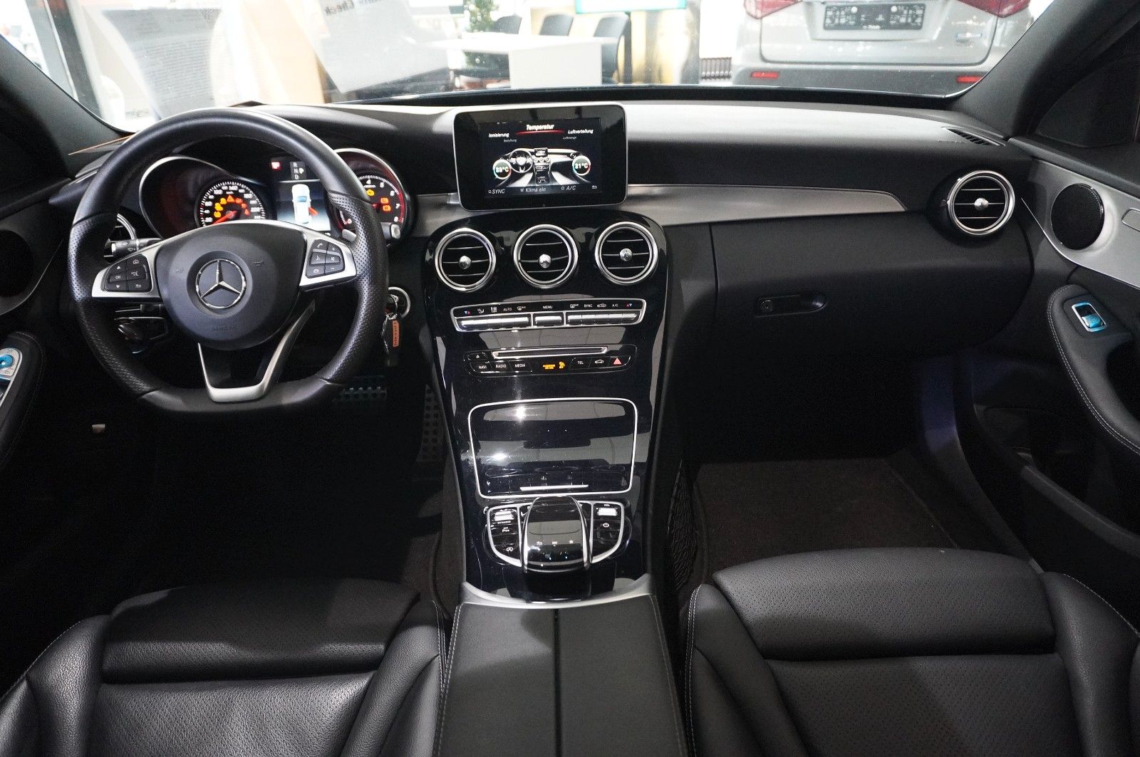 Fahrzeugabbildung Mercedes-Benz C 200 T AMG LINE 9G-TRONIC NAVI/LED/PANO./SPORT