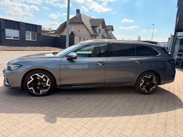 Volkswagen Passat Variant 2.0 TDI R-line ACC LED