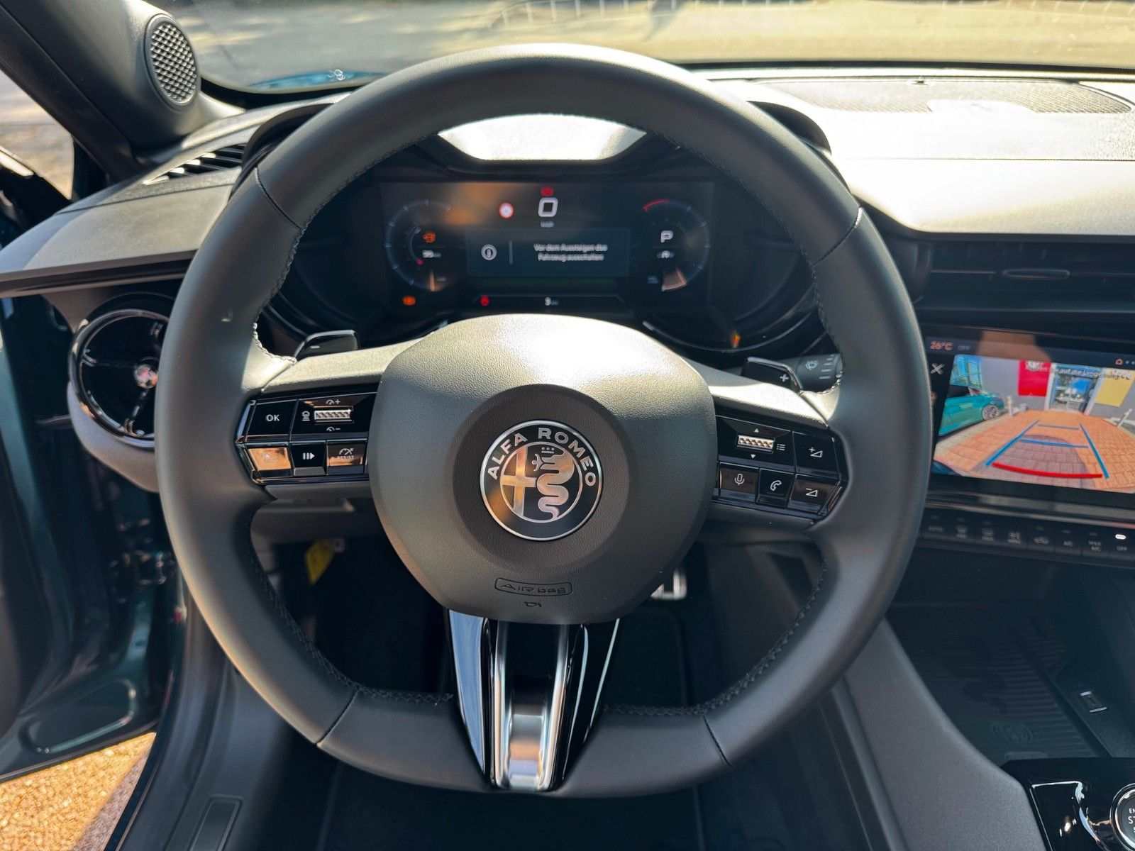 Fahrzeugabbildung Alfa Romeo Junior 1.2 Speciale Automatik Navi LED Sitzhzg.