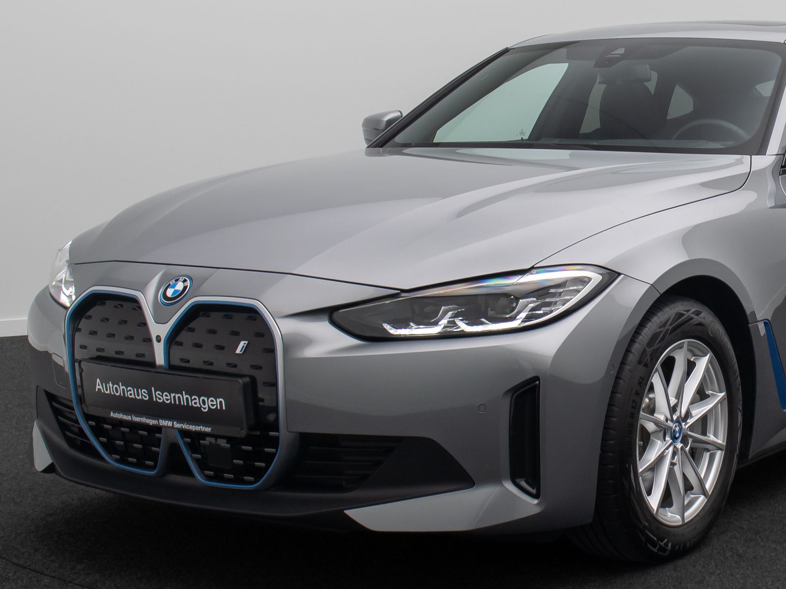 Fahrzeugabbildung BMW i4 eD40 GC Glasdach HiFi 360&deg; Alarm HUD AHK DAB