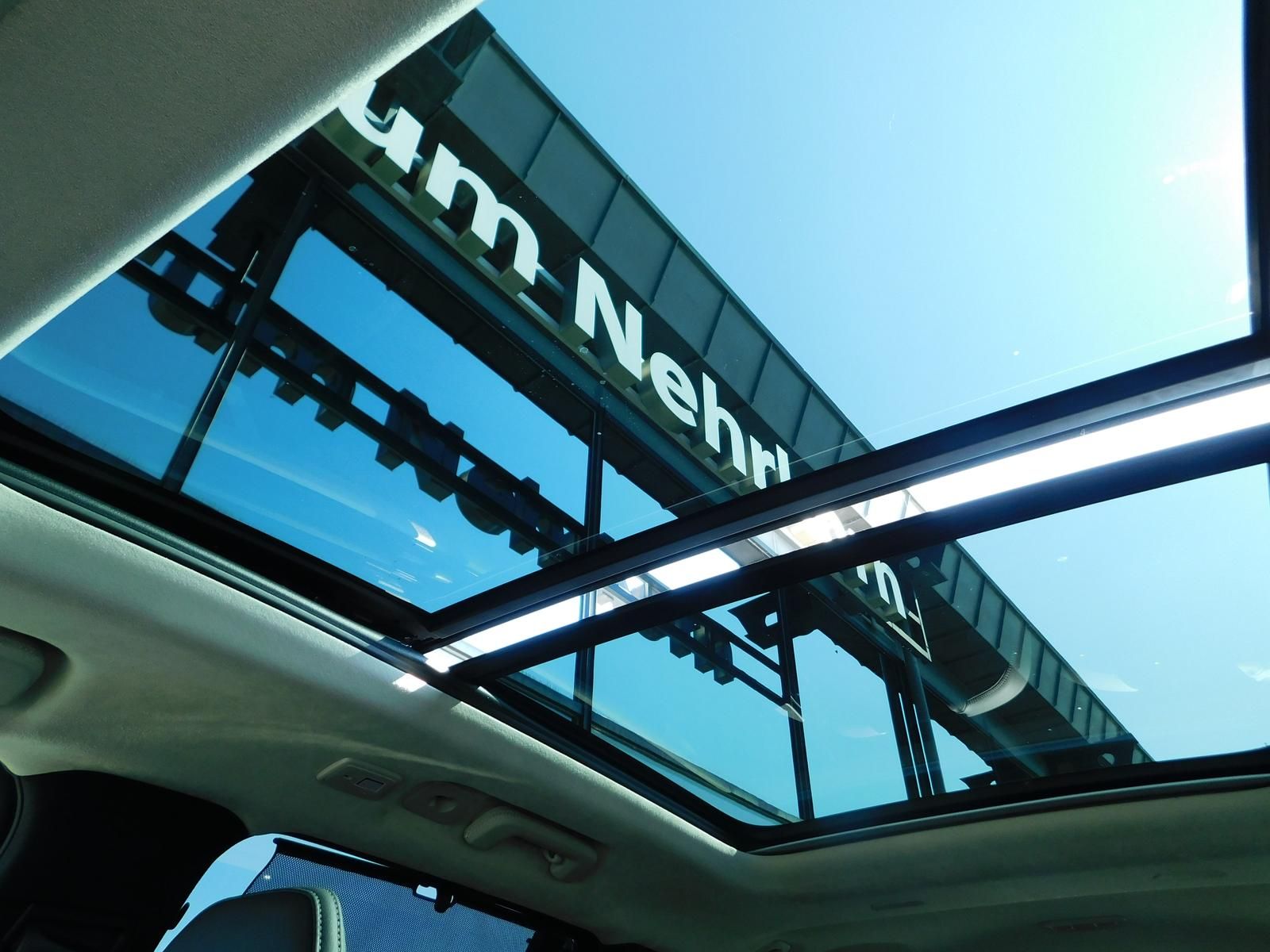 Fahrzeugabbildung Volvo XC90 T8 Ultra Dark