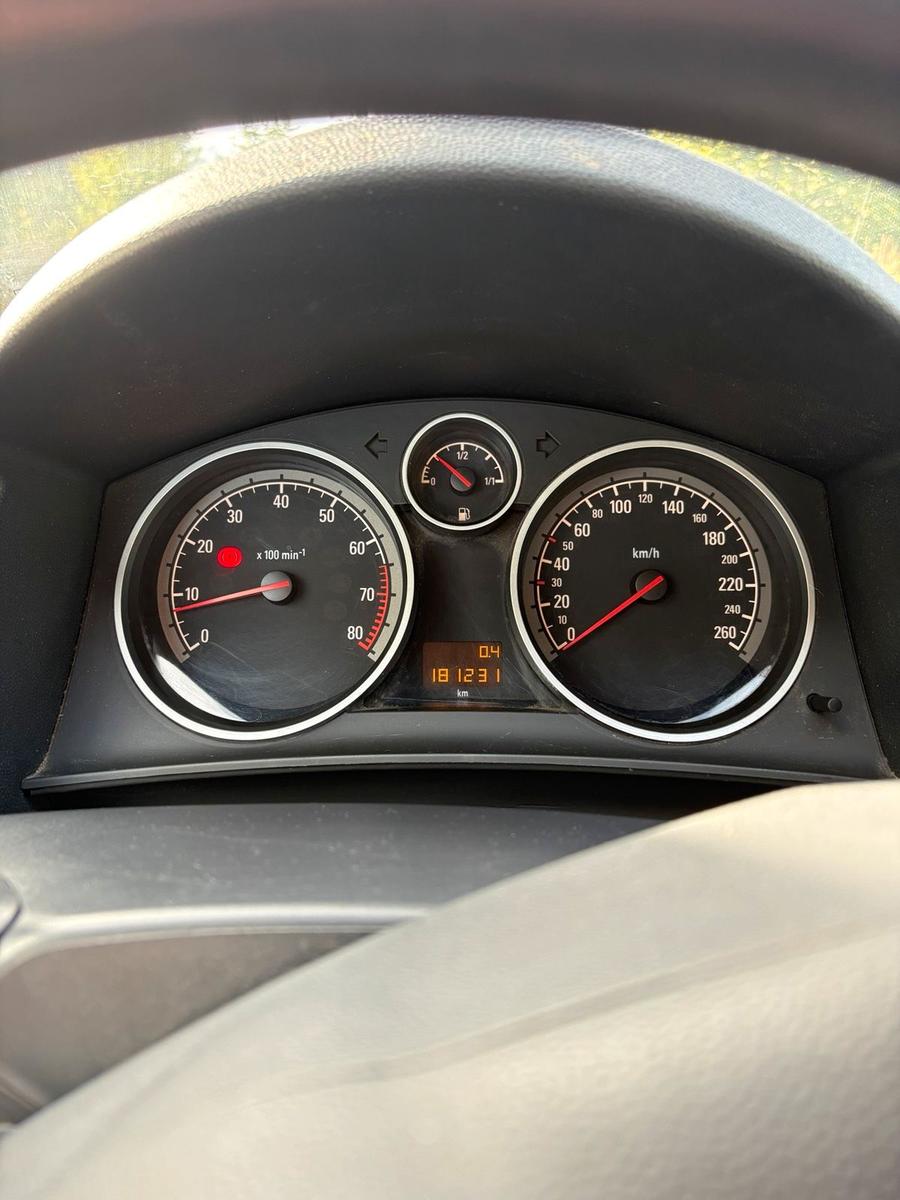Opel Astra 2005 — photo 7