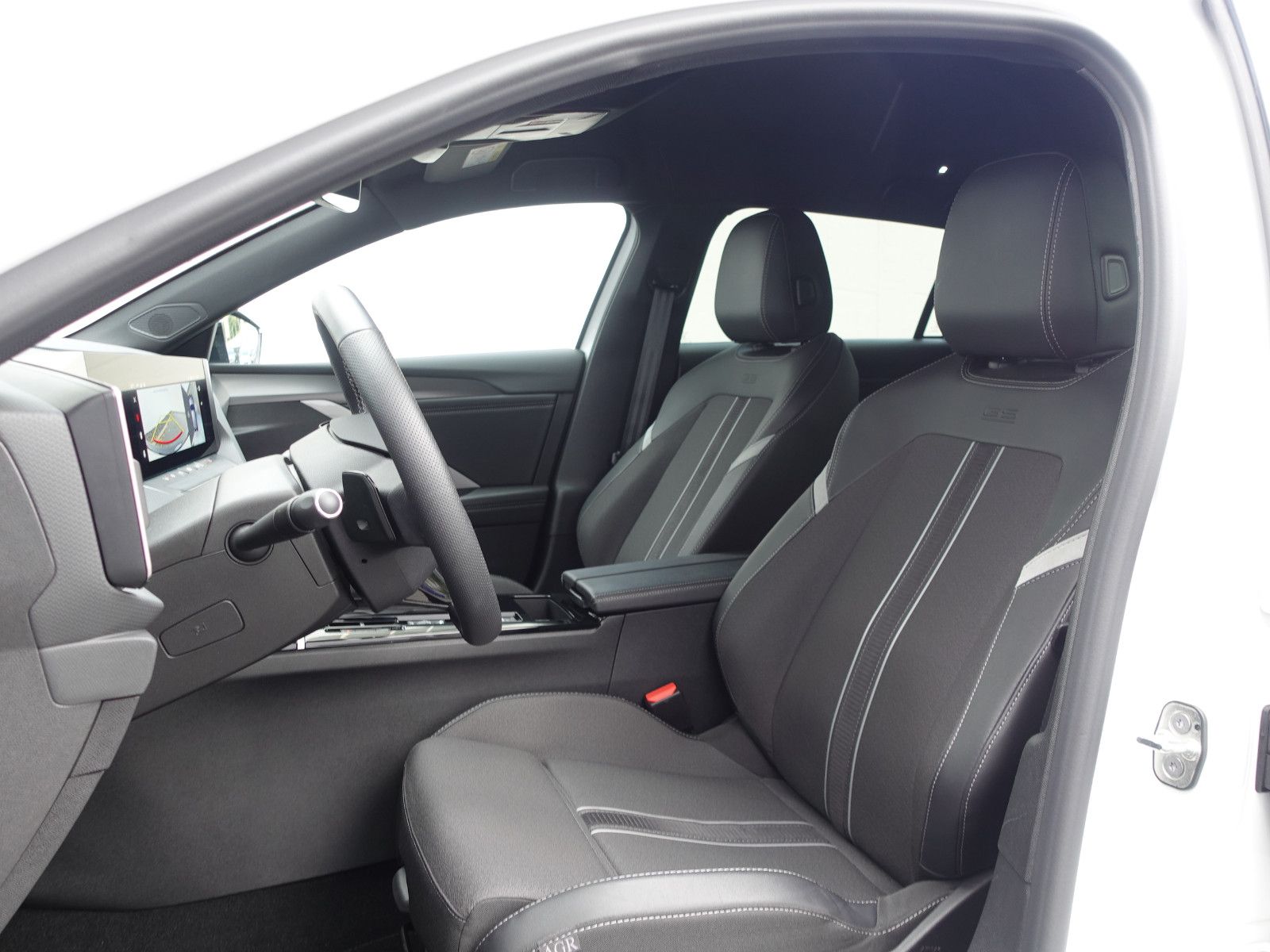 Fahrzeugabbildung Opel Astra ST GS 1.2T AUTOMATIK,Navi,AHK,Kamera,Sitzh
