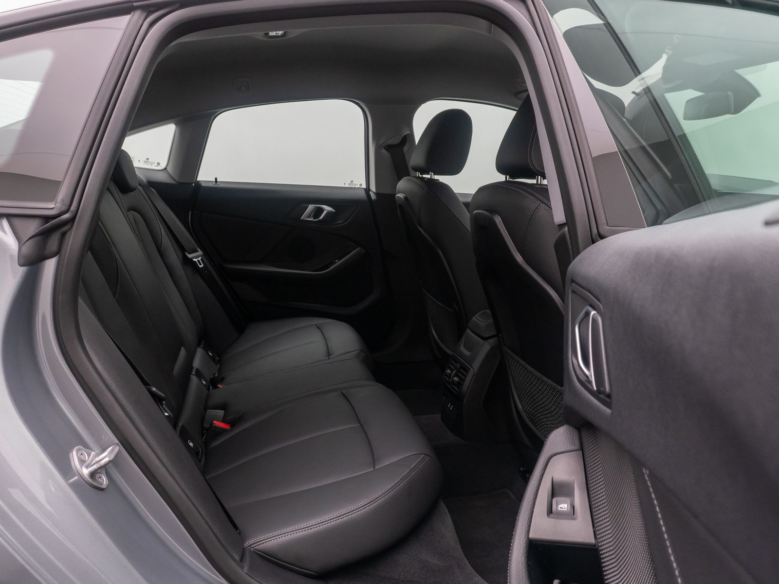 Fahrzeugabbildung BMW 220 Gran Coup&eacute; HUD DAB Sport AdaptLED PDC Leder