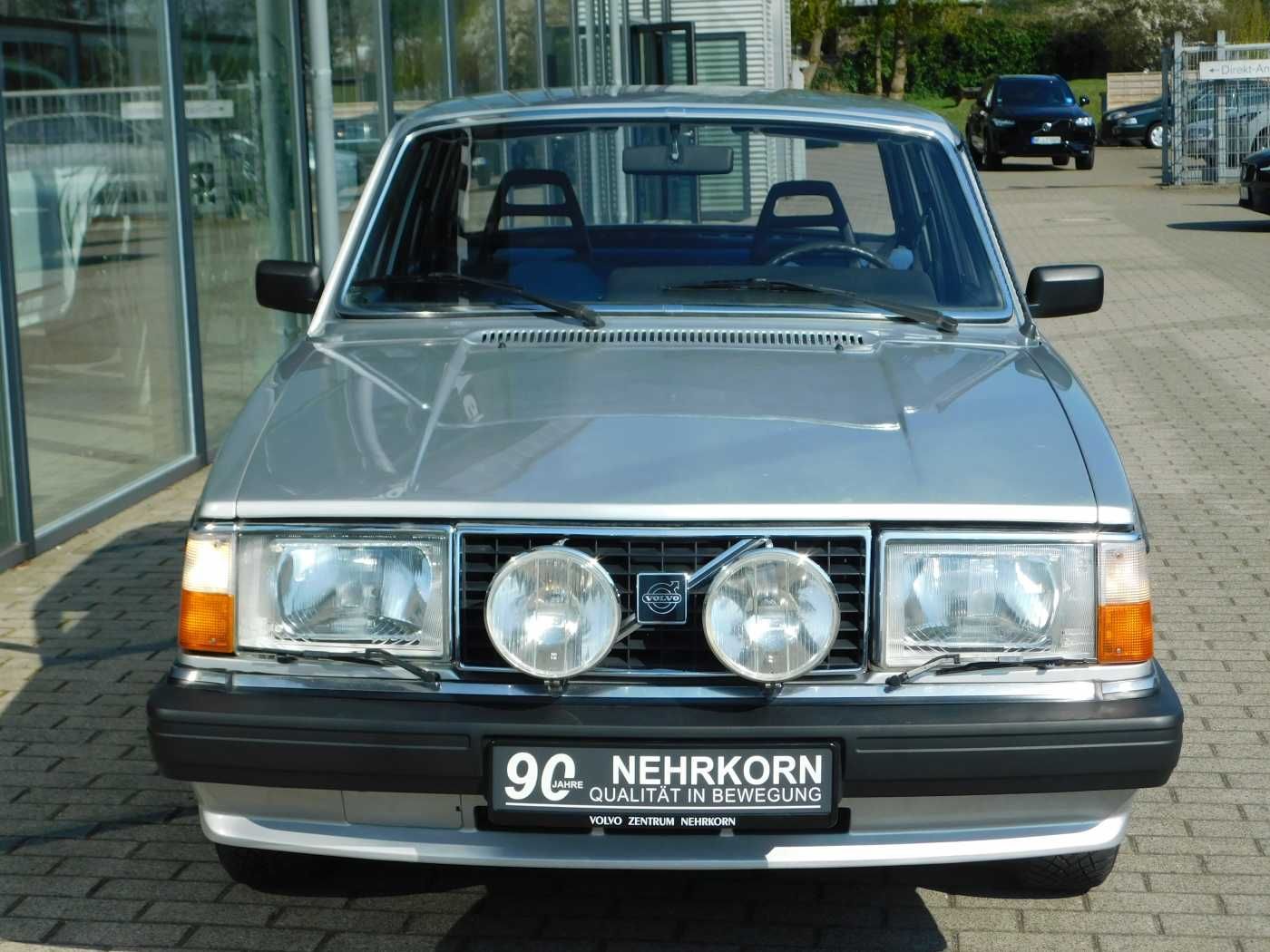 Fahrzeugabbildung Volvo 240 DL 240 DL 'H-Kennzeichen, TÜV neu'