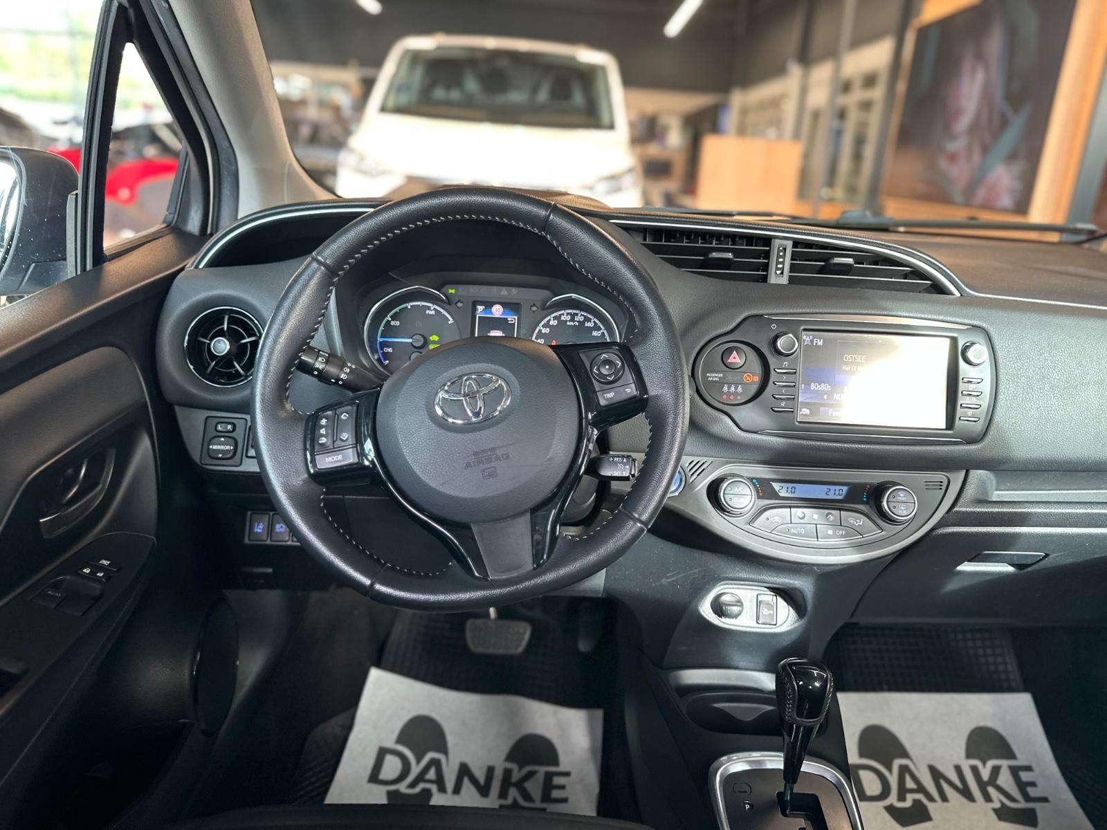 Toyota Yaris Hybrid Team D