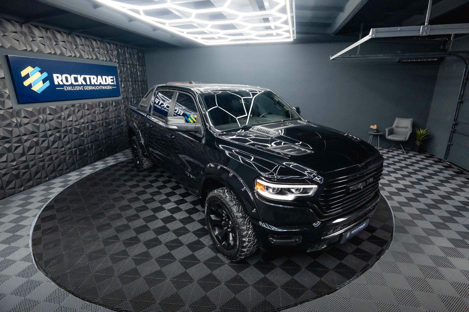 Fahrzeugabbildung Dodge RAM 5.7 V8 HEMI 4x4 OFFROAD Night Limited 19%