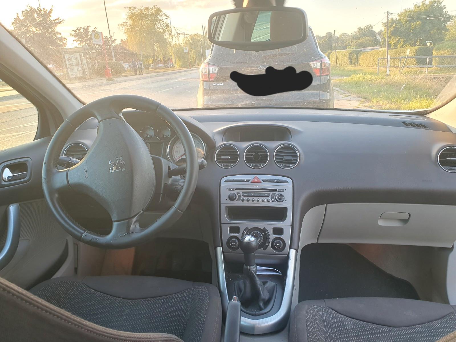 Peugeot 308 2013 — photo 9