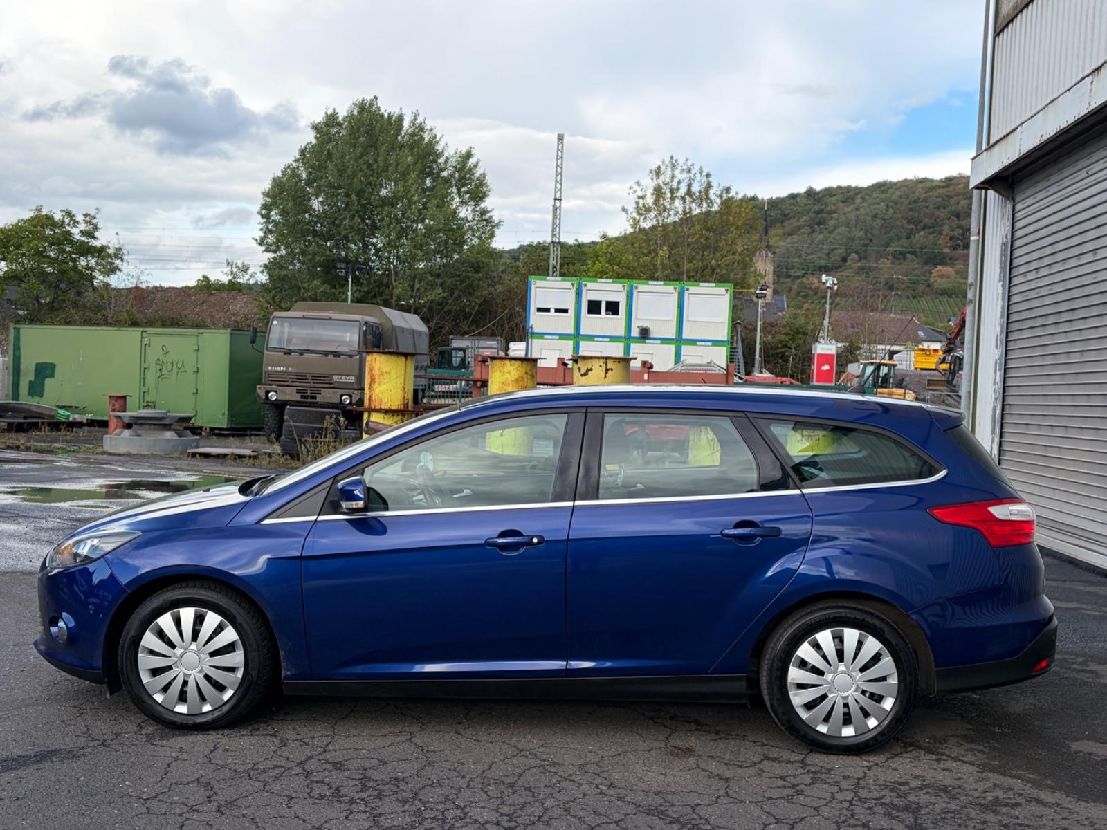 Ford Focus 2014 — photo 8