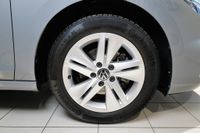 Volkswagen Golf VIII 1.0eTSI DSG Life StdHz Navi ACC Led