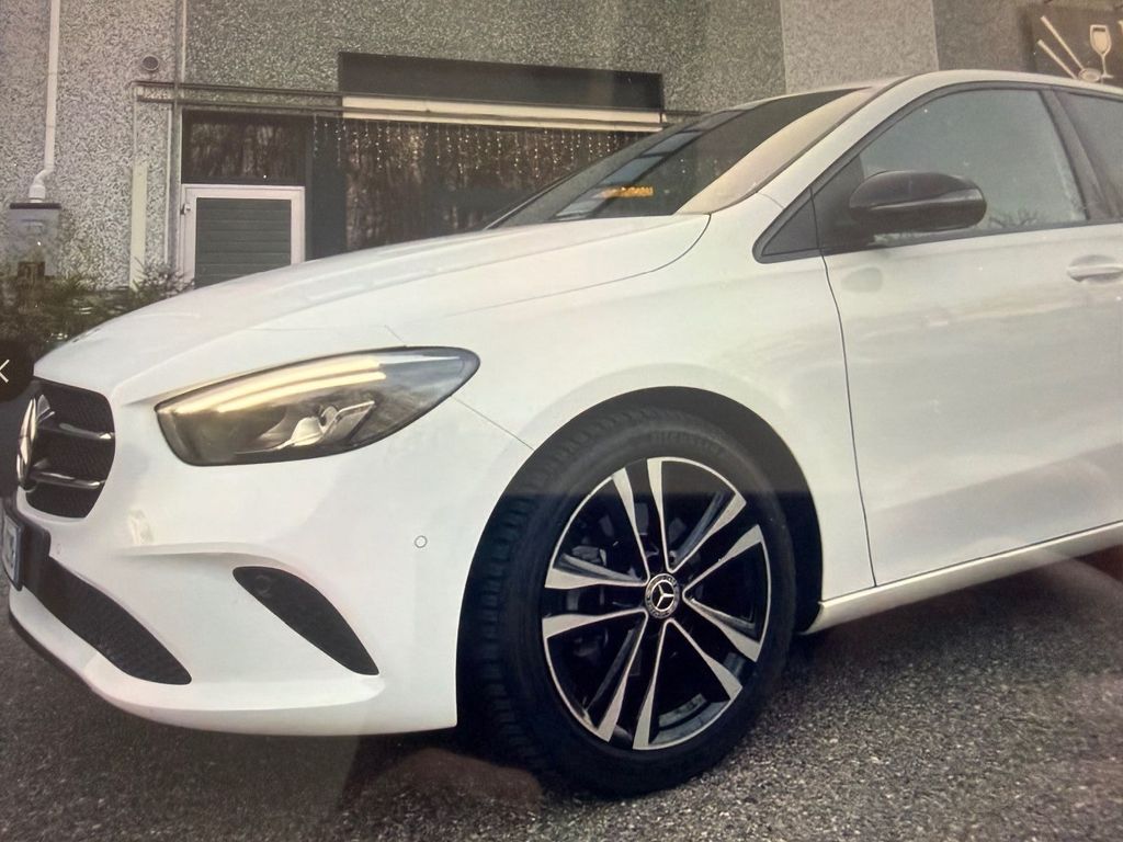 Image of Mercedes-Benz B 200