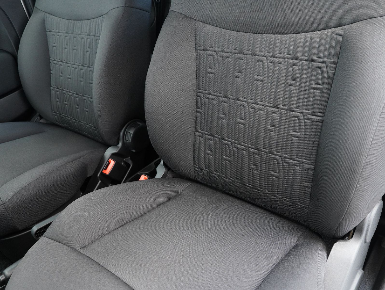 Fahrzeugabbildung Fiat 500 1.0 Mild Hybrid KOMFORT/TECH/NAVI/CARPLAY